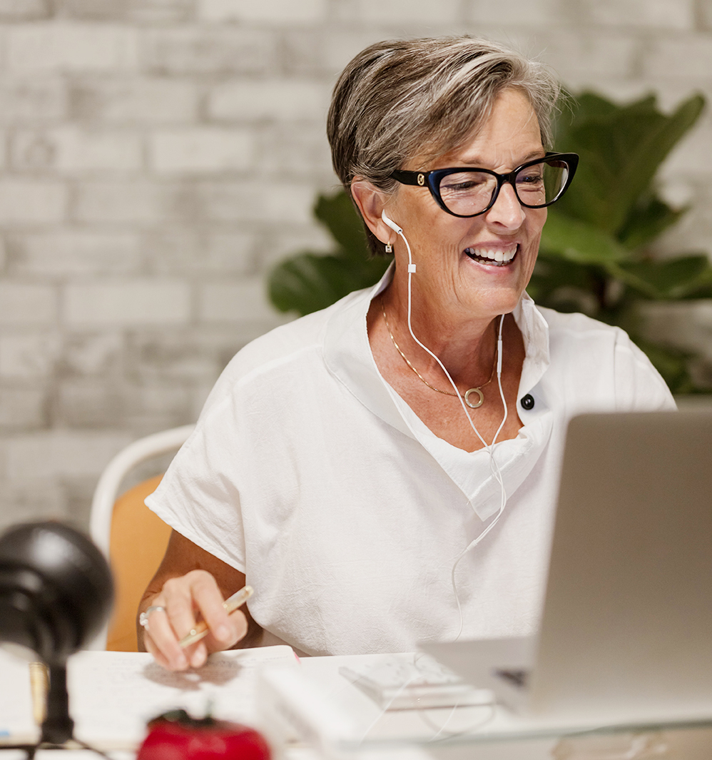 Jennifer in a 1-on-1 virtual consultation
